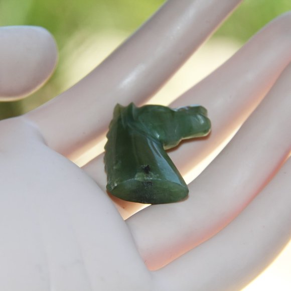 Vintage Miniature Carved Jade Horse Head - Picture 5 of 10